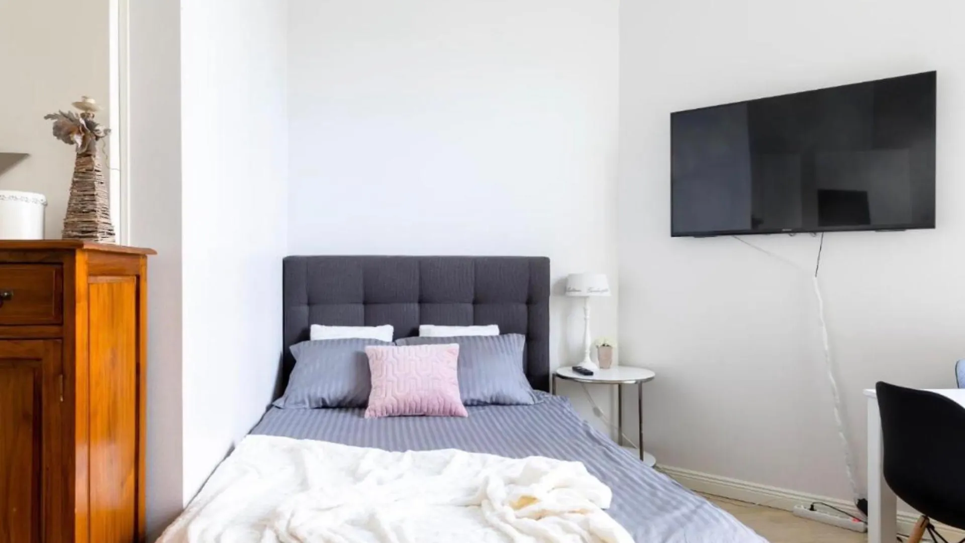 Scandinavian Home 21 In Heard City contacts